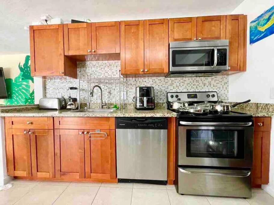 Jungle To Beach 4 R 3 Bedroom Family And Pet Heated Pool N Airport N Beach N Hard Rock Fort Lauderdale Extérieur photo